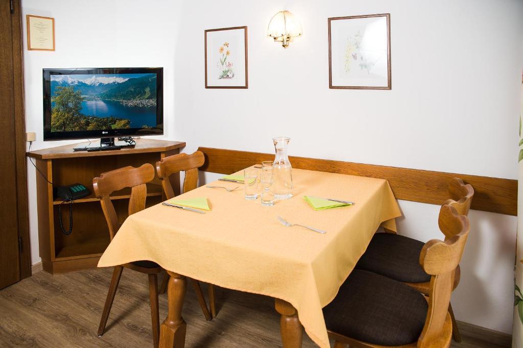 Gaestehaus Haffner Zell am See Habitación foto